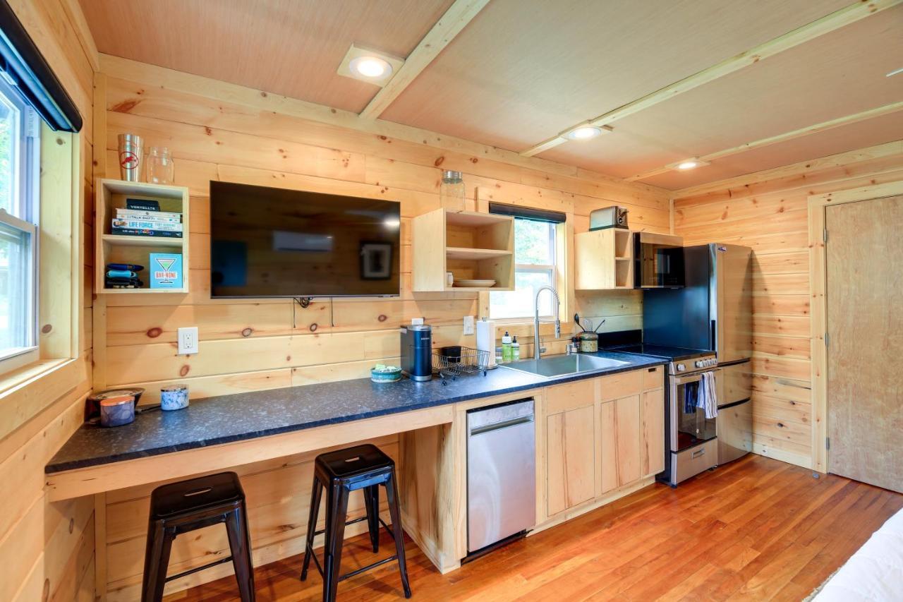 Cozy Hikers Hideaway Steps From Creeper Trail! Apartment Damascus Exterior photo